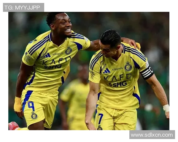 外国足球球星更衣室激情舞蹈瞬间引爆全场气氛精彩纷呈